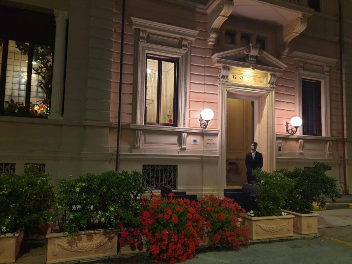 Hotel Tina 3*